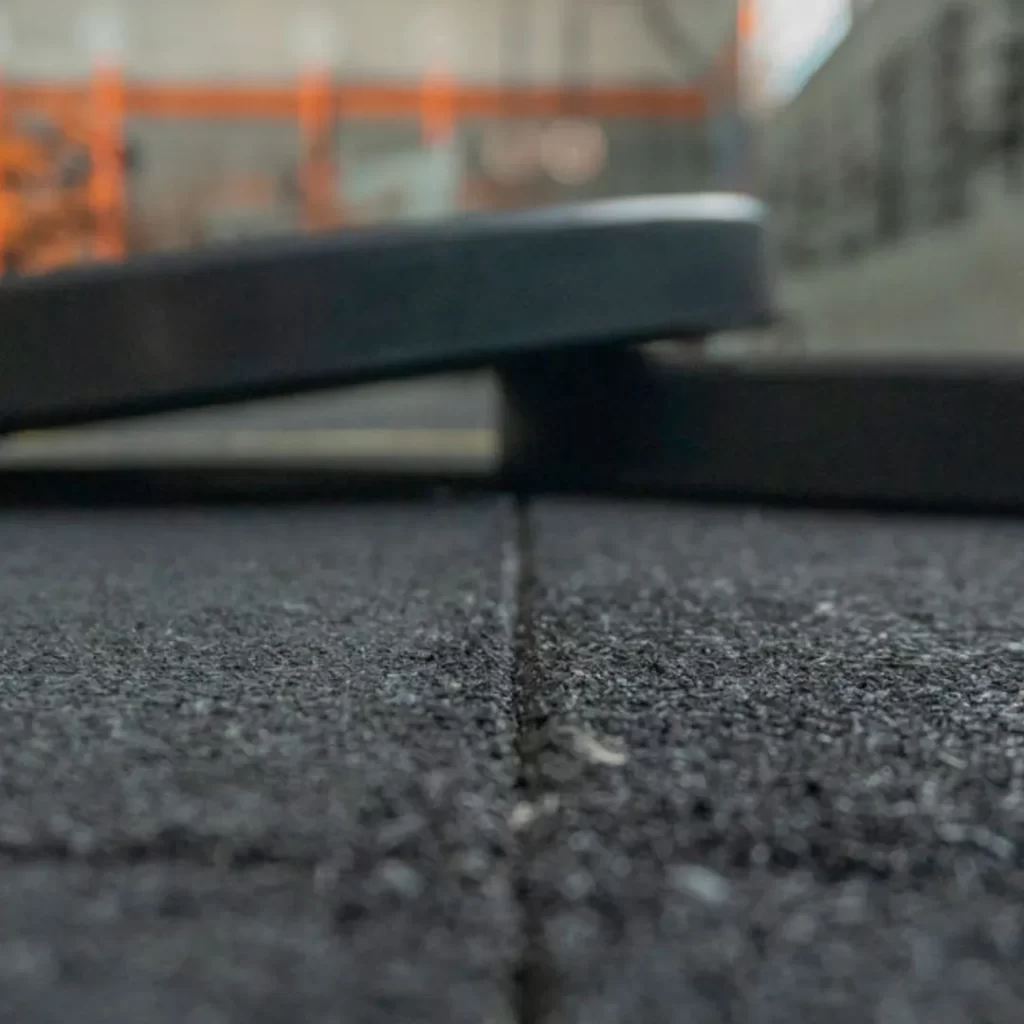 Piso de borracha Pisobor sustentável reciclado