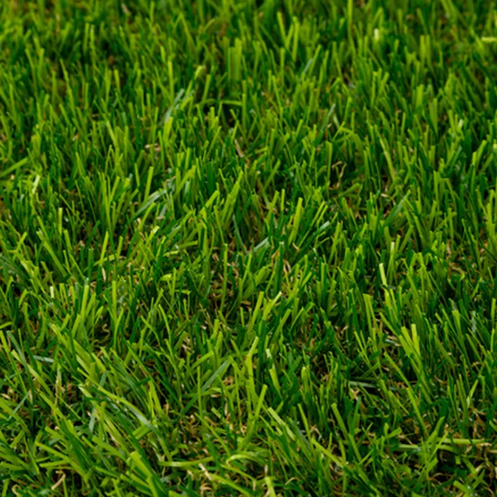 Grama sintética decorativa Real Garden com fios claros